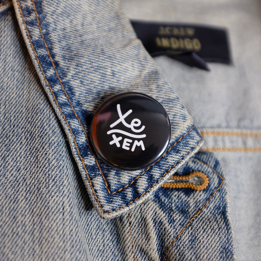 Xe/xem Pronouns Button by Bianca Designs.