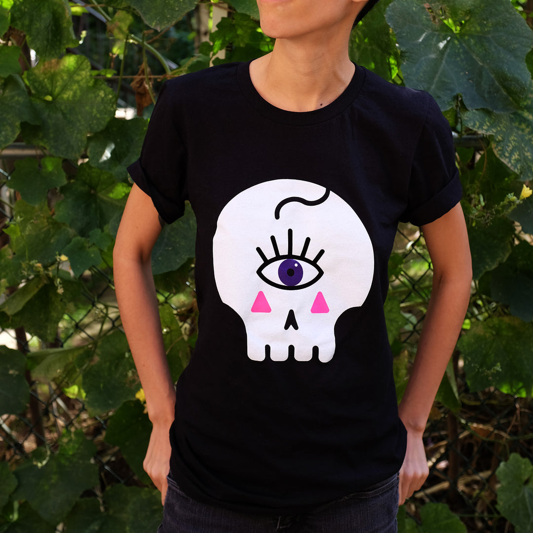 Queer & Spooky Unisex T-shirt (2XL) - Bianca's Design Shop