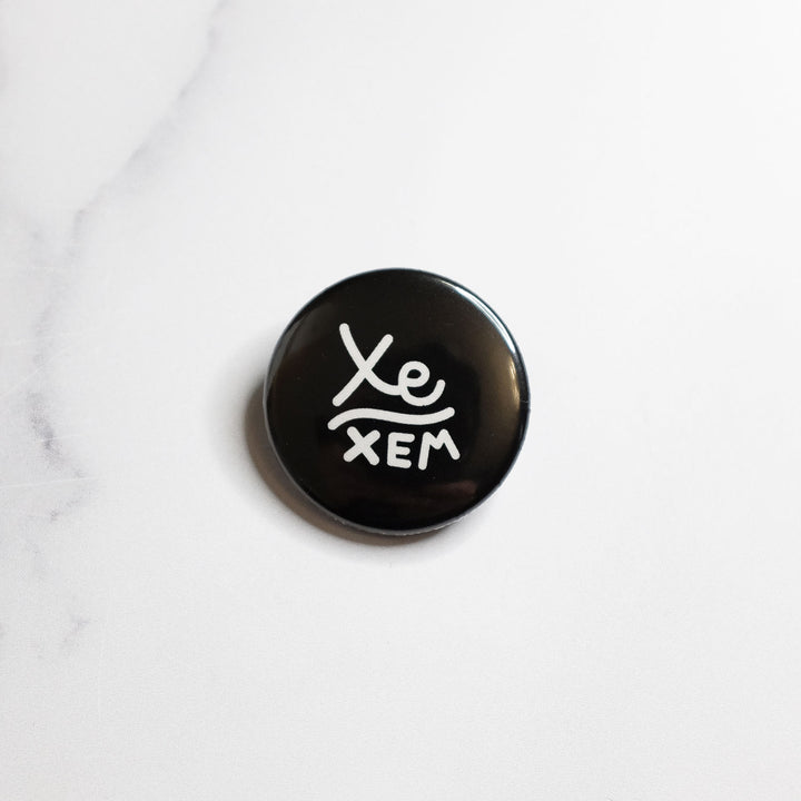 Xe/xem Pronouns Button - Bianca's Design Shop